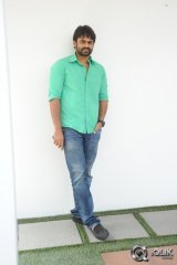 Sai Dharam Tej Interview About Pilla Nuvvu Leni Jeevitham